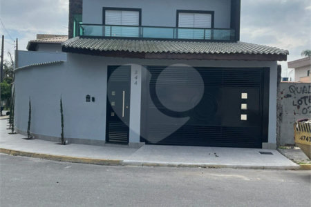 Casa à venda com 3 quartos, sendo 1 suíte, no condomínio Real Park Tietê, Mogi das Cruzes - SP