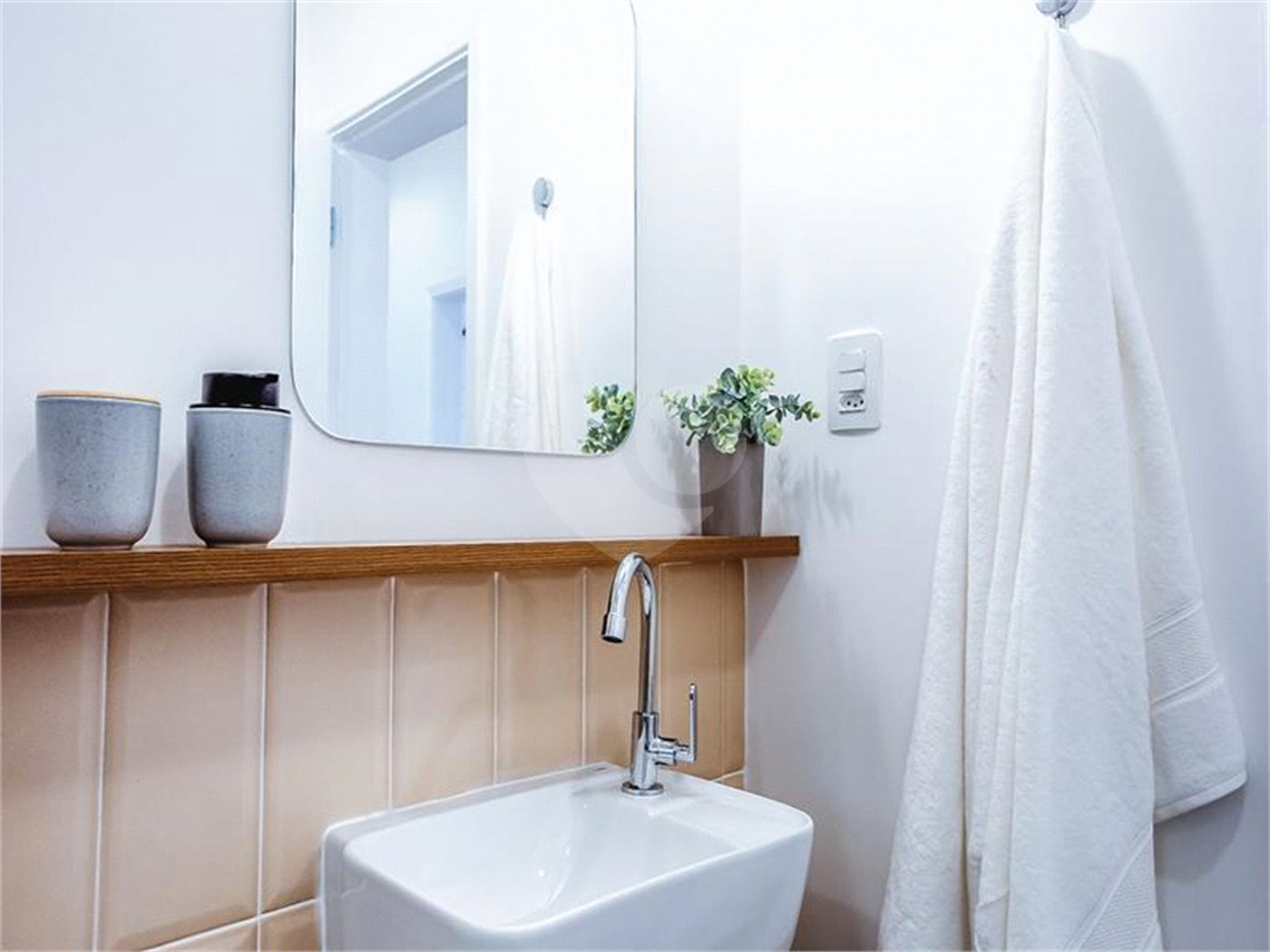 Apartamento à venda com 3 quartos, sendo 1 suíte, em Itaim Bibi, São Paulo, SP