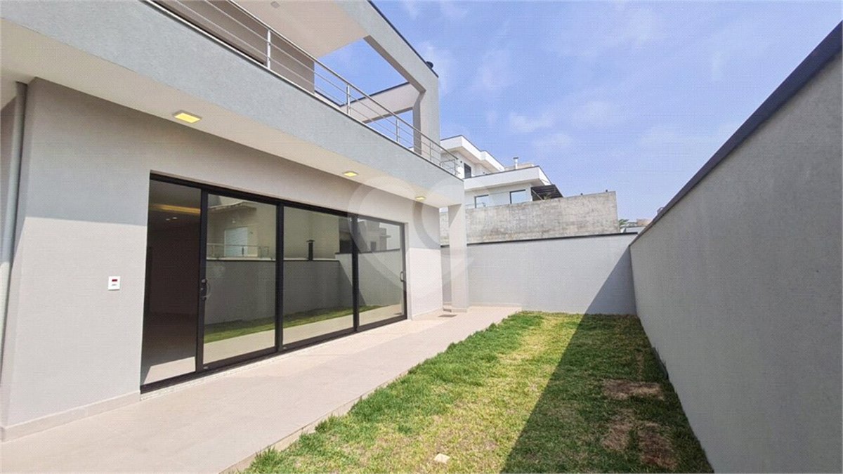 Casa à venda com 3 suítes no condomínio Vita Verdi, Valinhos - SP