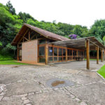 Casa à venda com 4 quartos, sendo 2 suítes,  no condomínio Granja Vianna II, Cotia - SP