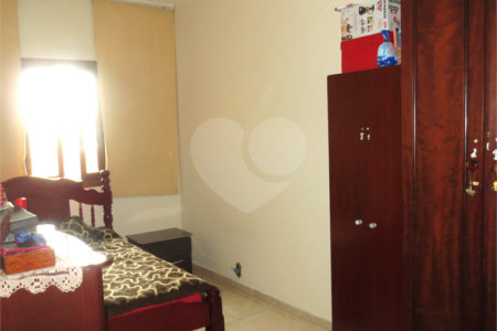 Sobrado à venda com 4 quartos, sendo 1 suíte, em Cambuci, São Paulo, SP