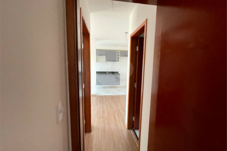 Apartamento à venda com 2 quartos, sendo 1 suíte,  em Parada Inglesa, São Paulo, SP