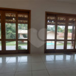 Casa à venda com 4 quartos, sendo 1 suíte, no condomínio Marf II, Bom Jesus dos Perdões - SP