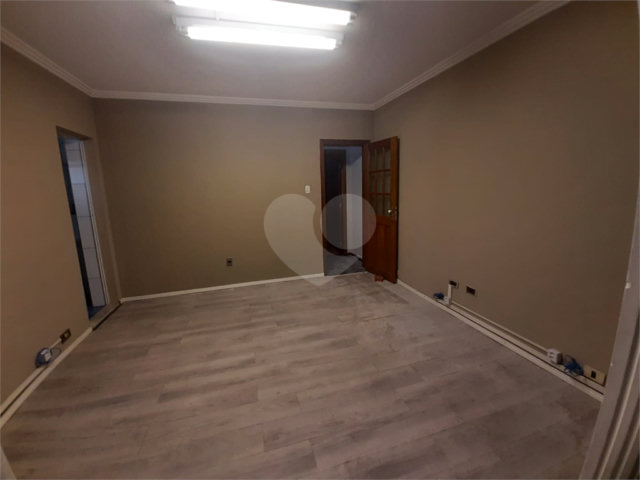 Sobrado à venda com 3 quartos, sendo 2 suítes,  em Santana, São Paulo, SP