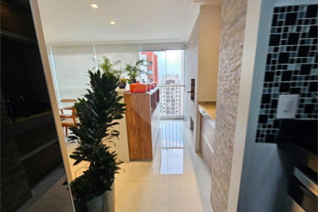 Apartamento à venda com 3 quartos, sendo 1 suíte, em Vila Regente Feijó, São Paulo, SP