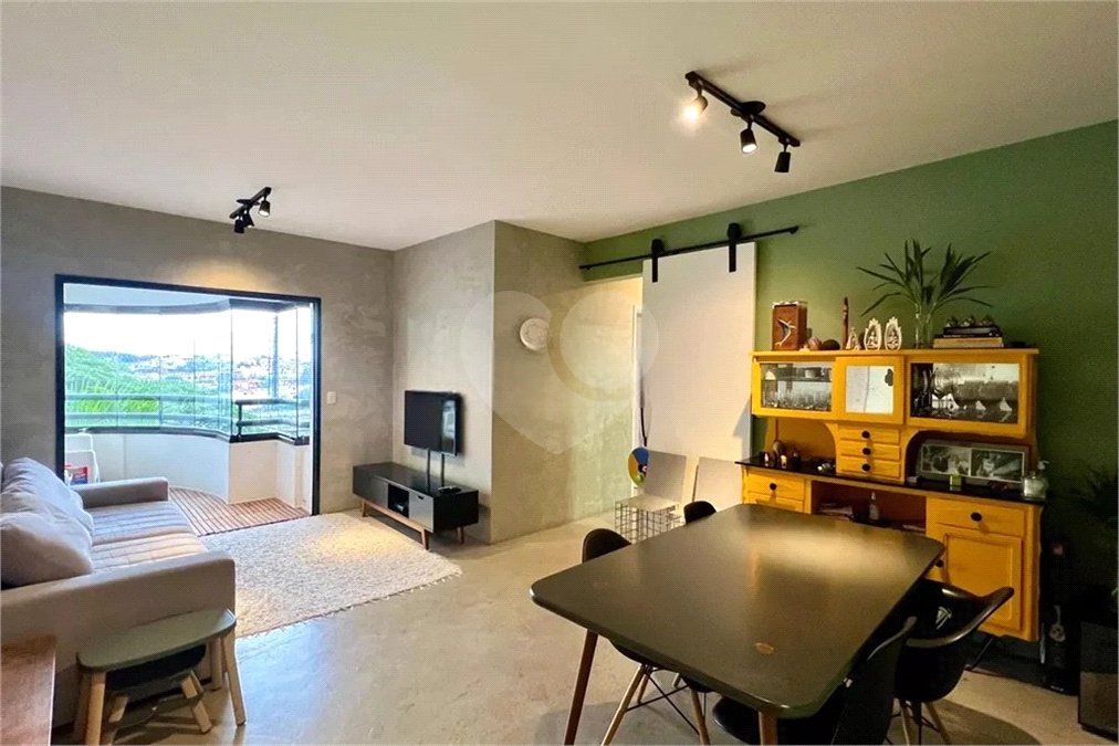 Apartamento à venda com 3 quartos, sendo 1 suíte, em Vila Madalena, São Paulo, SP