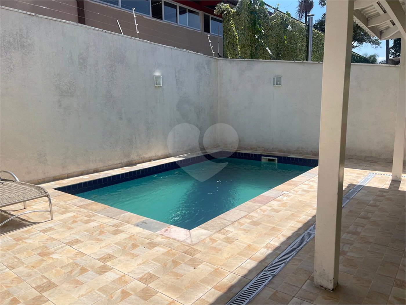 Casa à venda com 4 quartos, sendo 2 suítes,  no condomínio Village Place, São Paulo - SP
