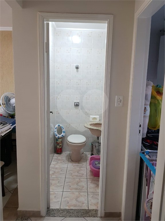 Casa à venda com 3 quartos, sendo 1 suíte, no condomínio Res Azaléias, São Paulo - SP