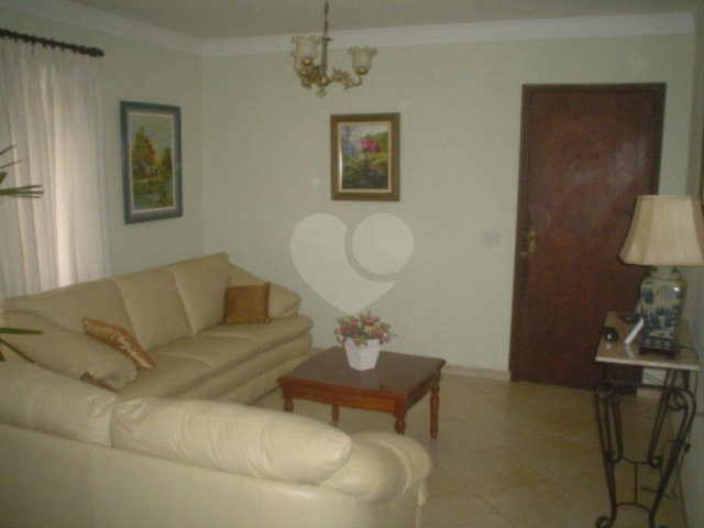 Sobrado à venda com 3 quartos, sendo 2 suítes,  em Tremembé, São Paulo, SP