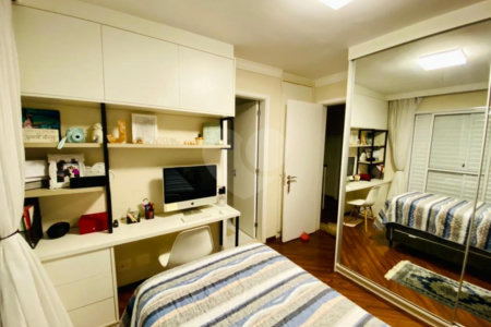 Casa à venda com 4 quartos, sendo 2 suítes, no condomínio Sunríse, São Paulo - SP
