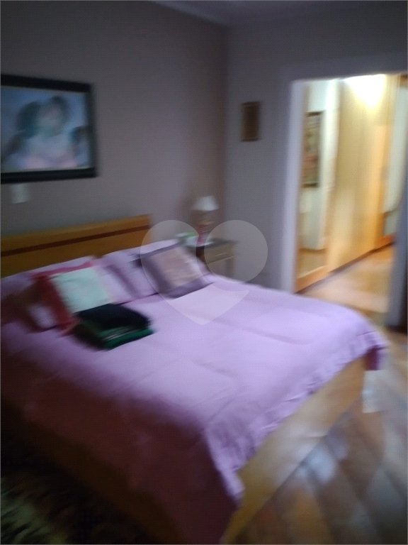 Casa à venda com 4 quartos, sendo 3 suítes, no condomínio Da Serra, São Paulo - SP