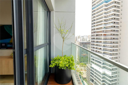 Apartamento à venda com 3 quartos, sendo 2 suítes, em Pinheiros, São Paulo, SP