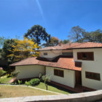 Casa à venda com 4 quartos, sendo 2 suítes, no condomínio Alpes da Cantareira, Mairiporã - SP
