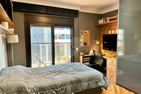 Apartamento à venda com 3 suítes em Jardim Vitória Régia, São Paulo, SP