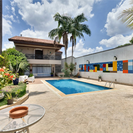 Casa à venda com 5 quartos, sendo 4 suítes, em Alto da Boa Vista, São Paulo, SP