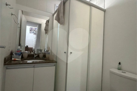 Casa à venda com 3 quartos, sendo 1 suíte, no condomínio Vila das Cores, São Paulo - SP