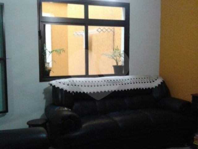 Sobrado à venda com 3 quartos, sendo 1 suíte,  em Tremembé, São Paulo, SP