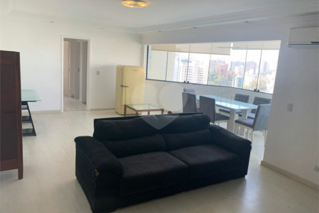 Apartamento à venda com 3 quartos, sendo 1 suíte,  em Vila Andrade, São Paulo, SP
