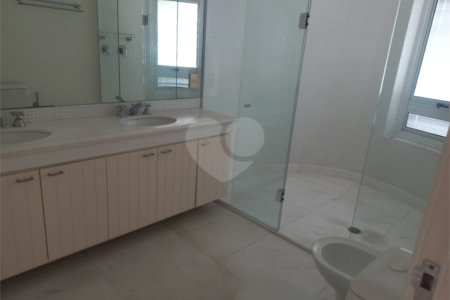 Apartamento à venda com 4 quartos, sendo 2 suítes, em Vila Uberabinha, São Paulo, SP