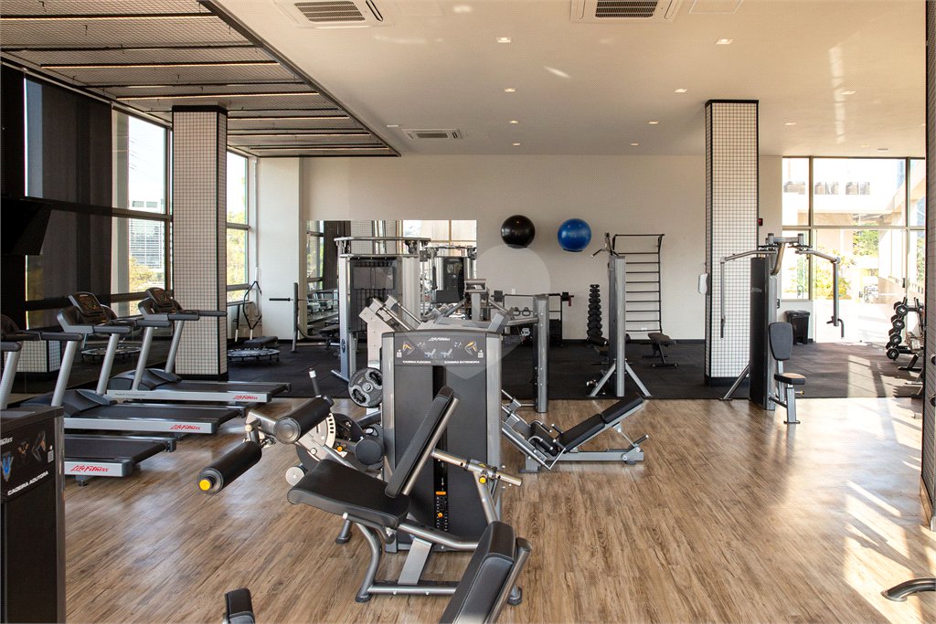 Apartamento à venda com 4 suítes em Real Parque, São Paulo, SP