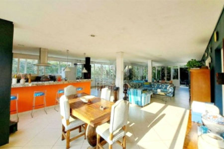 Casa à venda com 3 suítes no condomínio Vale da Santa Fé, Vinhedo - SP