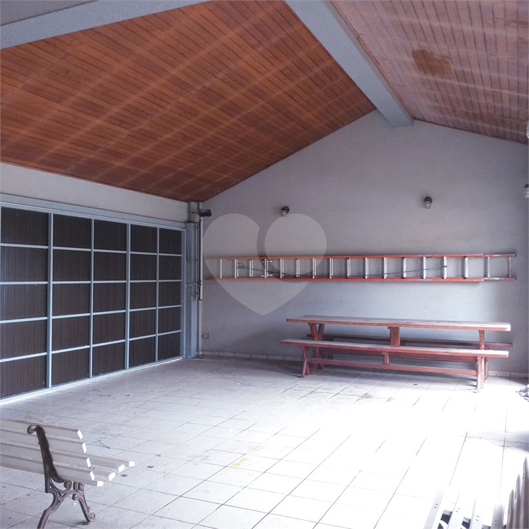 Casa à venda com 4 quartos, sendo 3 suítes, no condomínio Arujá 5, Arujá - SP