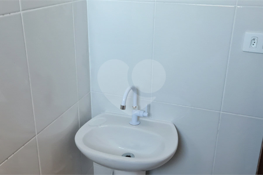 Casa para alugar com 2 suítes no condomínio Residencial Esperança, São Paulo - SP