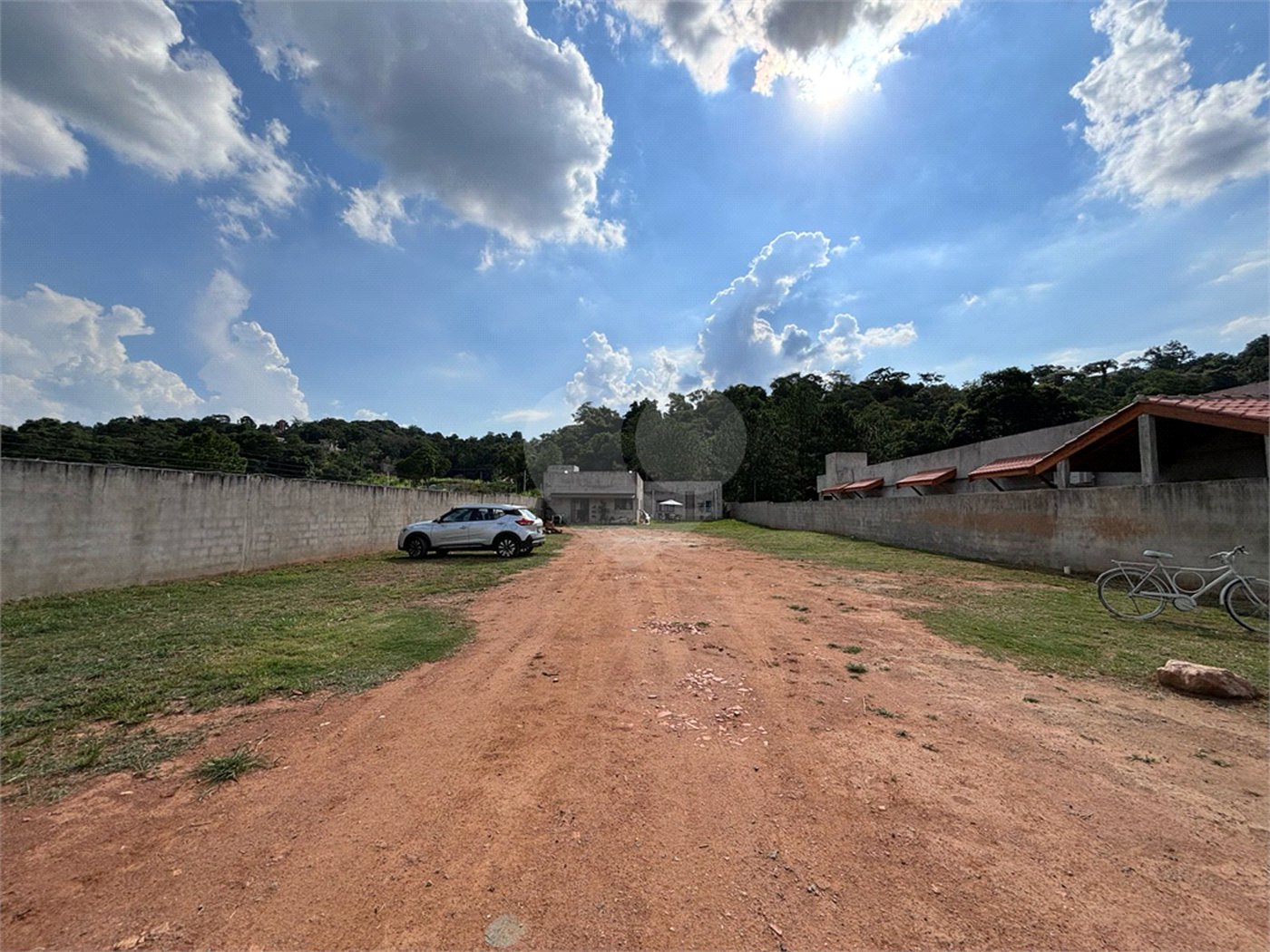 Casa à venda com 2 suítes em Jardim Estância Brasil, Atibaia, SP