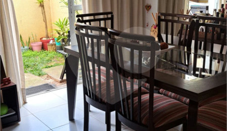 Casa à venda com 3 quartos, sendo 1 suíte,  no condomínio Moradas do Horto, São Paulo - SP