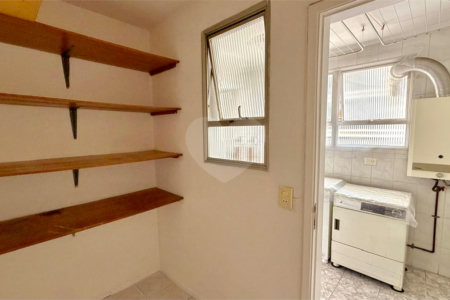 Apartamento à venda com 3 quartos, sendo 1 suíte,  em Moema, São Paulo, SP
