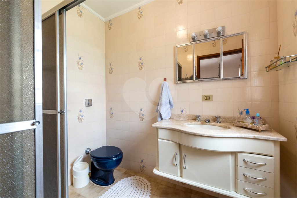 Casa à venda com 4 quartos, sendo 2 suítes, em Campo Belo, São Paulo, SP