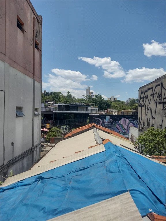 Sobrado à venda ou para alugar com 4 quartos em Vila Madalena, São Paulo, SP