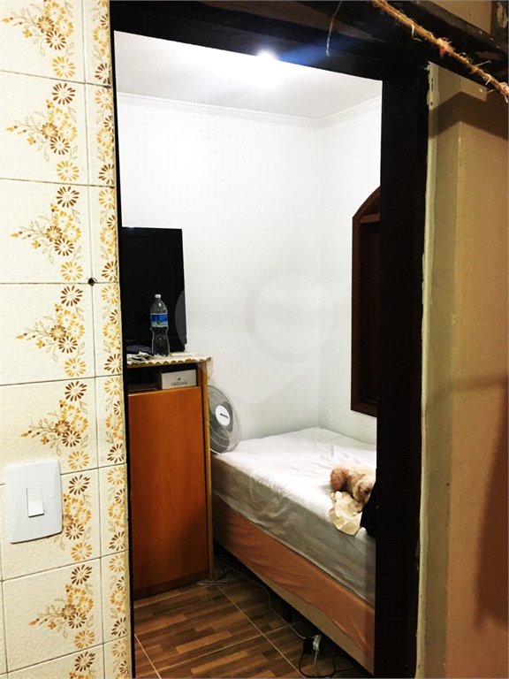 Sobrado à venda com 4 quartos, sendo 1 suíte,  em Vila Gomes, São Paulo, SP