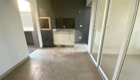 Casa à venda com 3 quartos, sendo 1 suíte,  em Ipê, Três Lagoas, MS