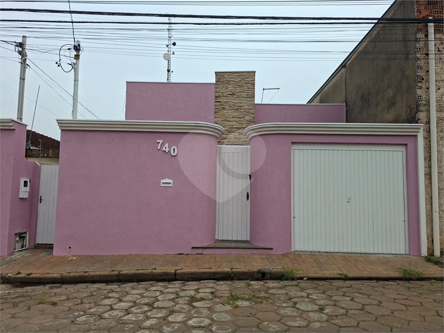 Casa à venda ou para alugar com 3 quartos, sendo 1 suíte, em Vila Aparecida, Itapetininga, SP