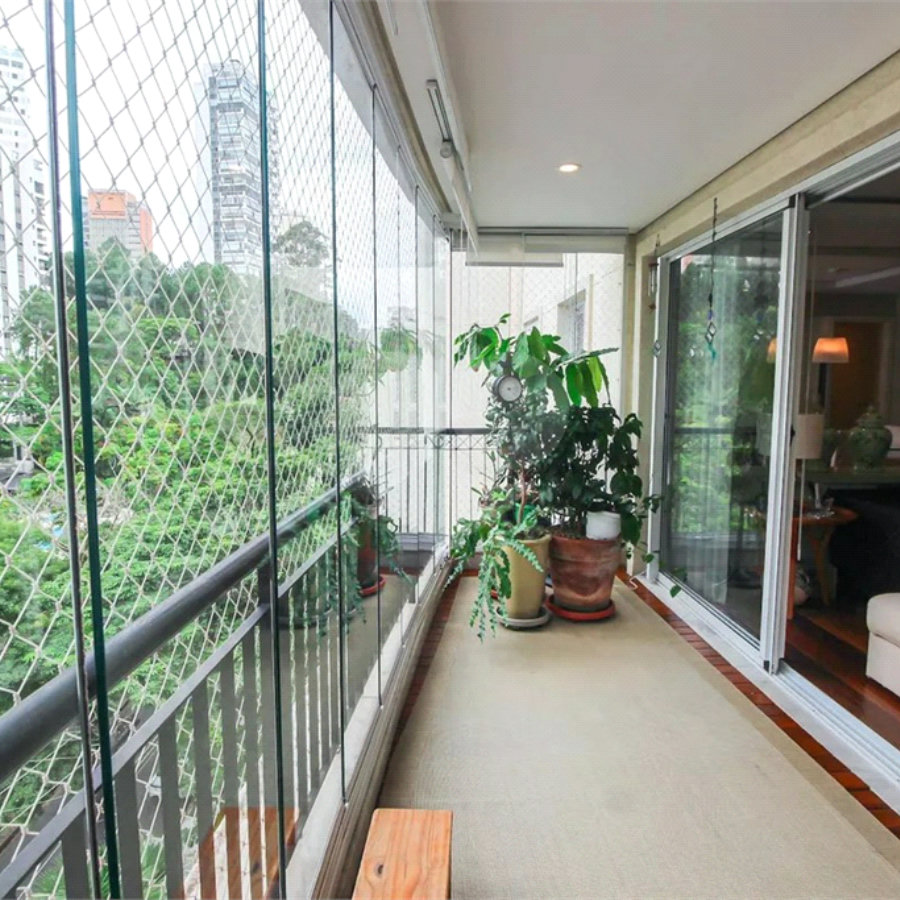 Apartamento à venda com 3 suítes em Real Parque, São Paulo, SP