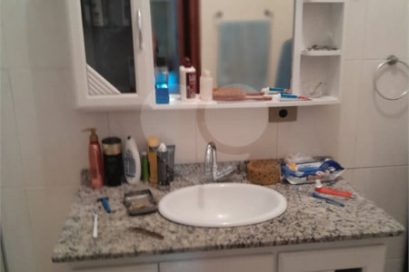 Sobrado à venda com 2 suítes em Várzea de Baixo, São Paulo, SP