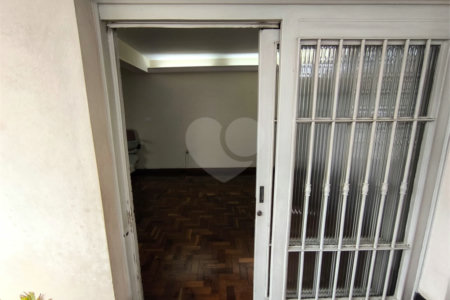 Sobrado à venda com 5 quartos, sendo 1 suíte, em Jardim Trussardi, São Paulo, SP