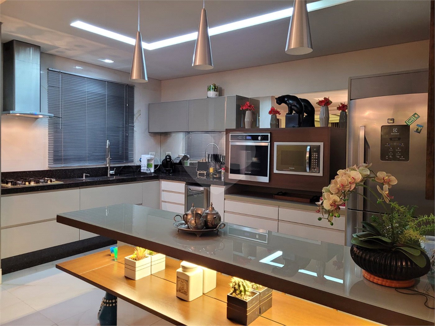 Casa à venda com 4 suítes no condomínio Jardim Itatinga, São Paulo - SP