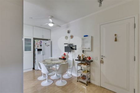 Apartamento à venda com 3 quartos, sendo 2 suítes, em Santo Amaro, São Paulo, SP