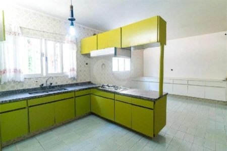 Sobrado à venda com 4 quartos, sendo 1 suíte, em Jabaquara, São Paulo, SP
