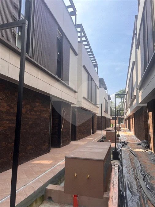 CASA DE CONDOMINIO