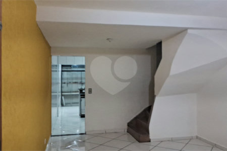 Sobrado à venda com 4 quartos em Vila Aimoré, São Paulo, SP