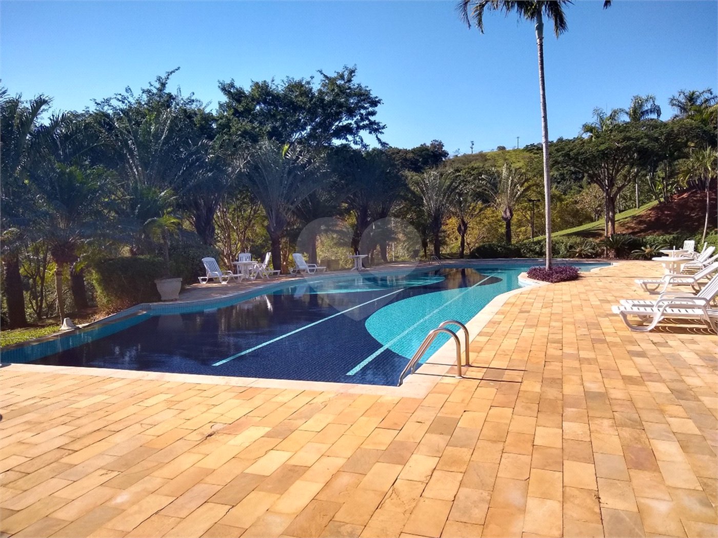 Casa à venda ou para alugar com 3 suítes no condomínio Jardim Vila Paradiso, Indaiatuba - SP