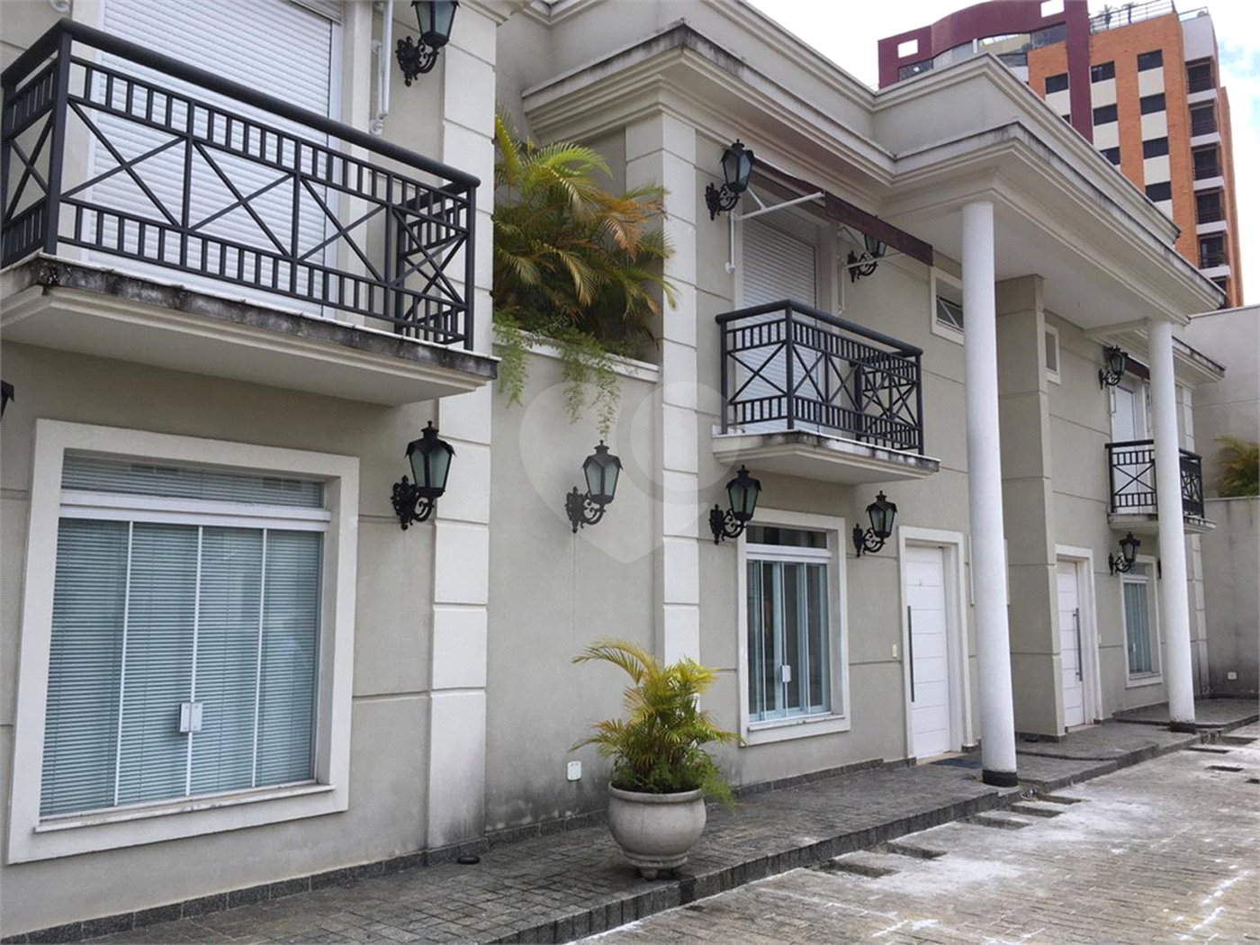 Casa à venda com 4 quartos, sendo 3 suítes,  em Vila Monumento, São Paulo, SP