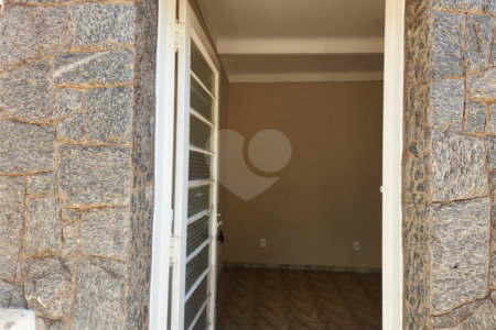Sobrado à venda com 4 quartos, sendo 1 suíte, no Centro, Araraquara, SP