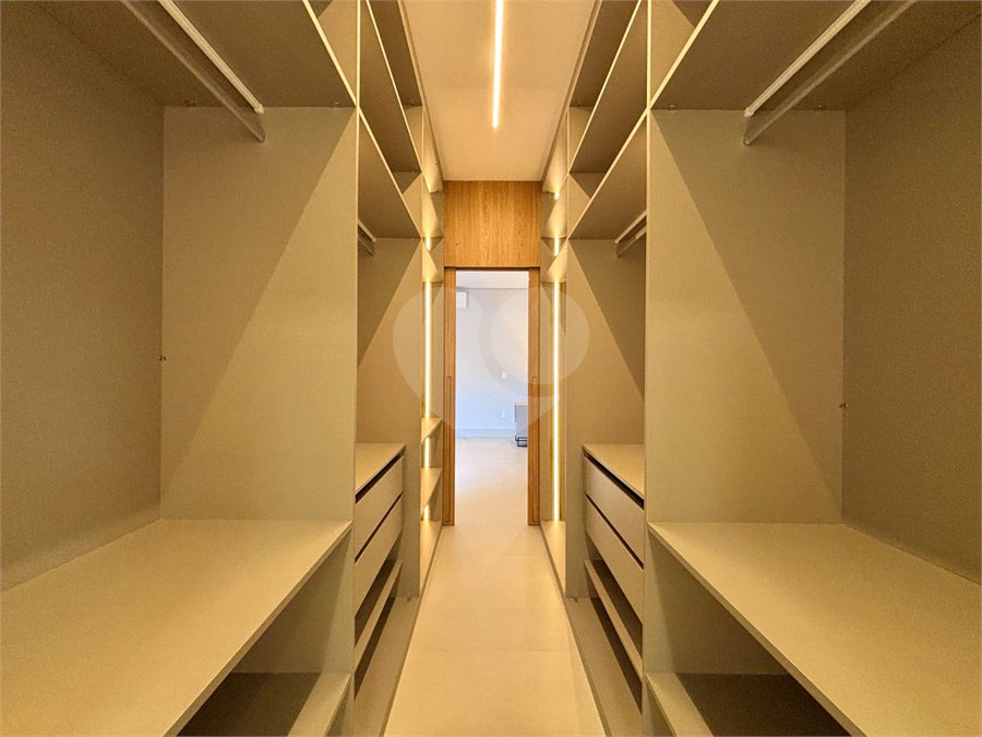 Casa à venda com 3 suítes no condomínio Residencial Dona Maria Candida, Indaiatuba - SP