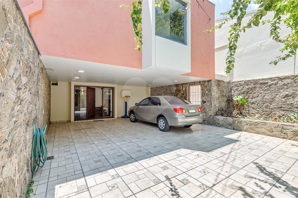 Casa à venda com 3 quartos, sendo 1 suíte,  em Granja Julieta, São Paulo, SP