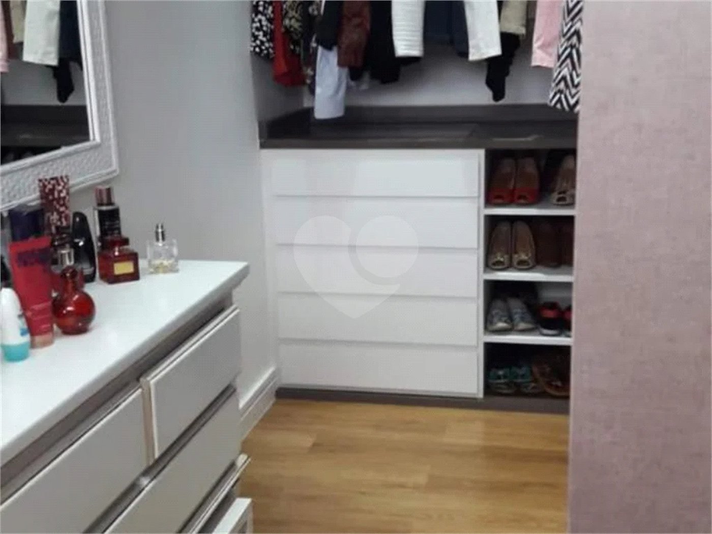 Casa à venda com 3 quartos, sendo 1 suíte, no condomínio Ibiaram 1, Itupeva - SP