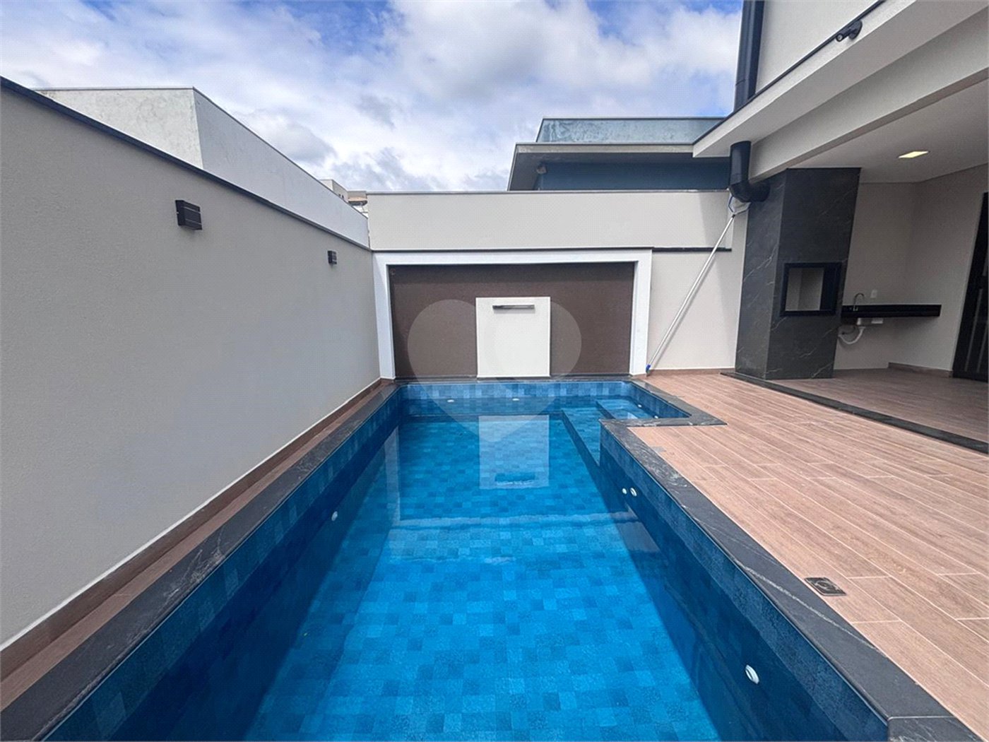 Casa à venda com 3 suítes no condomínio Campos do Conde I e II, Sorocaba - SP